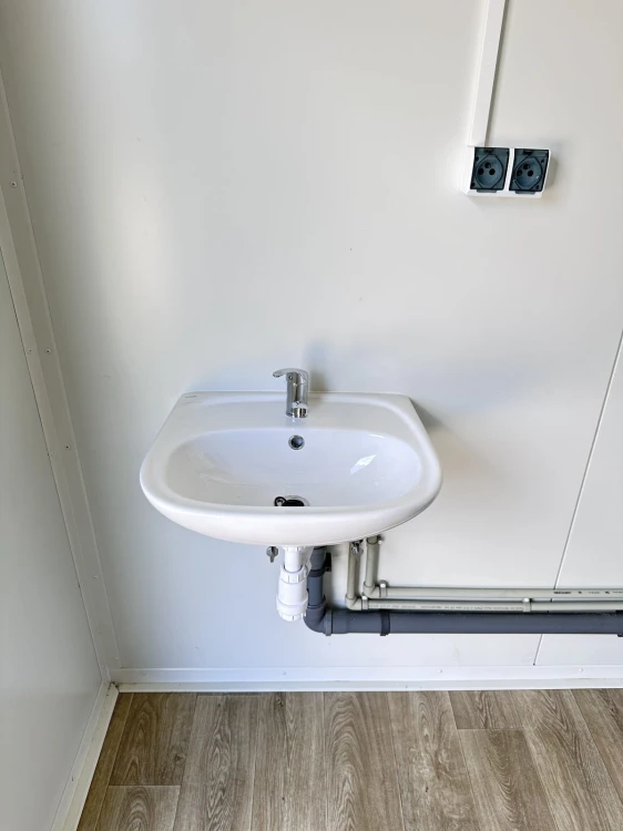 MK5450-kontener-sanitarny-8.jpg